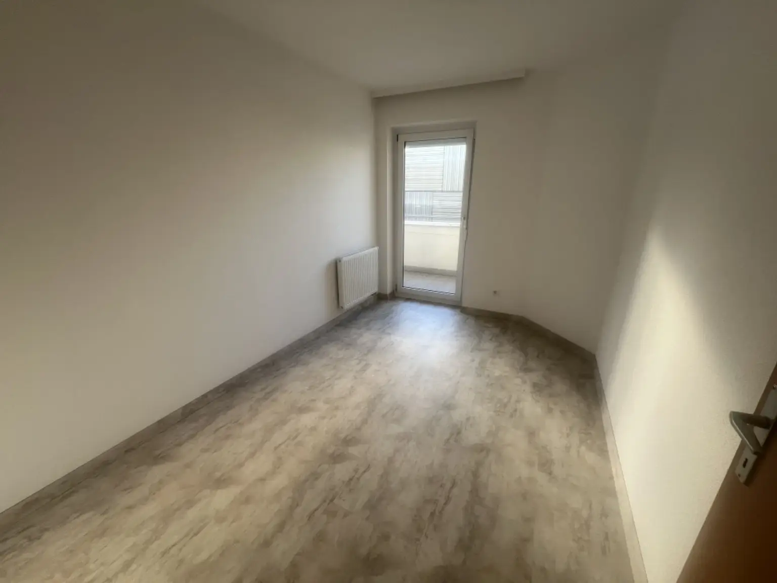 Moderne Mietwohnung mit zwei Balkonen