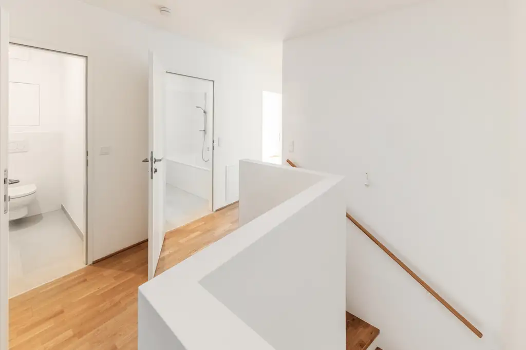 Dachgeschoss-Maisonette mit Garten direkt bei U1 Hauptbahnhof - Neubau Erstbezug + Jahreskarte Öffis