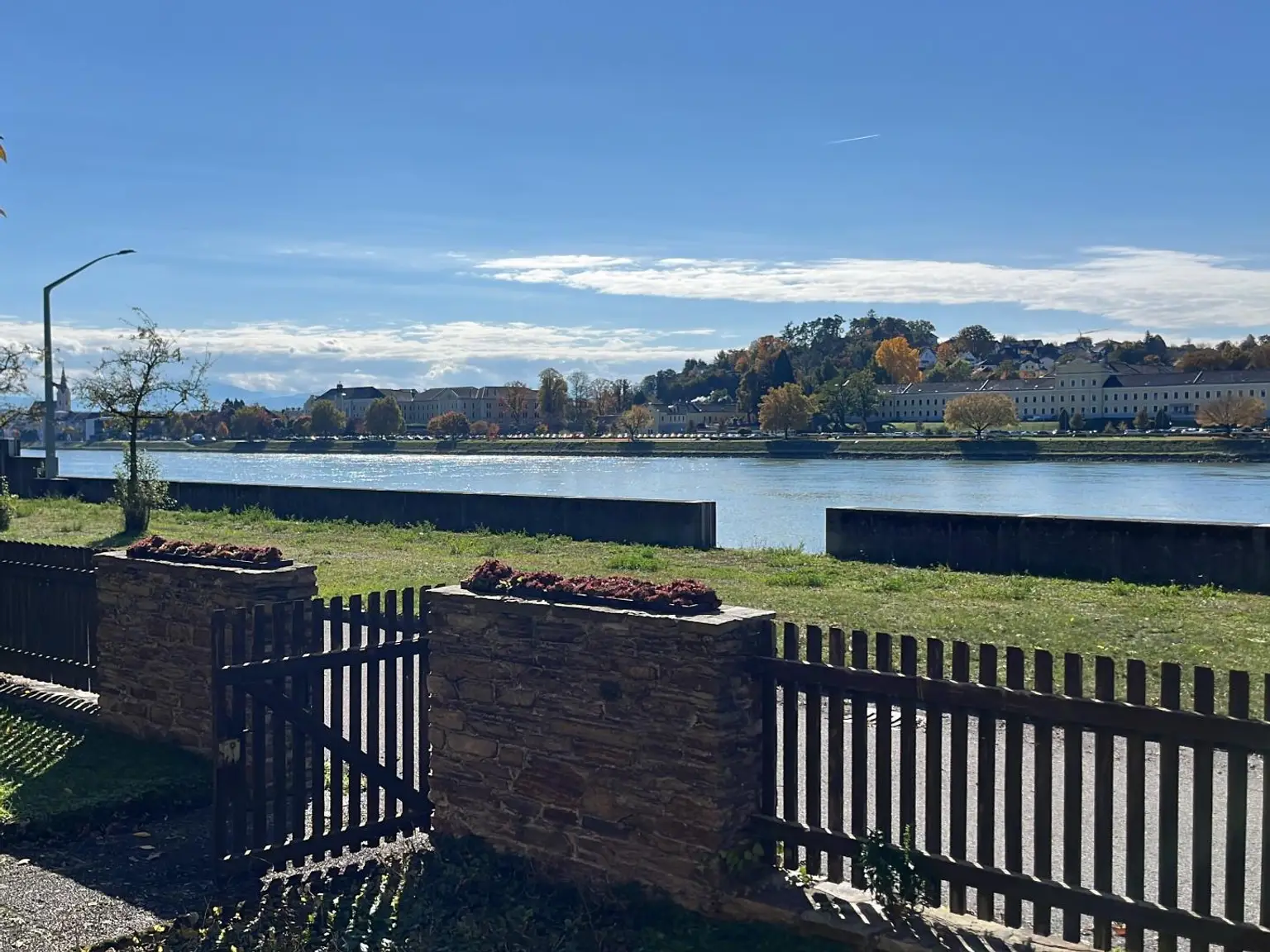 Bieterverfahren - Jetzt anmelden! Idyllisches Haus mit 2 Wohneinheiten in einzigartiger Lage an der Donau Persenbeug Zentrum