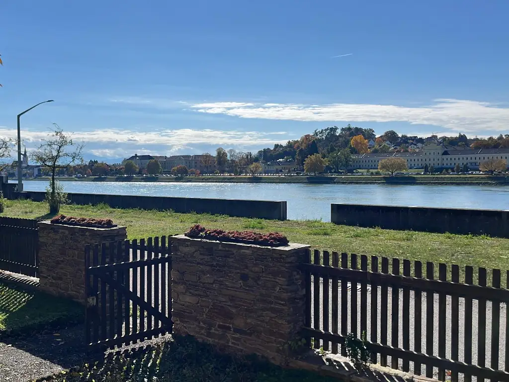 Bieterverfahren - Jetzt anmelden! Idyllisches Haus mit 2 Wohneinheiten in einzigartiger Lage an der Donau Persenbeug Zentrum