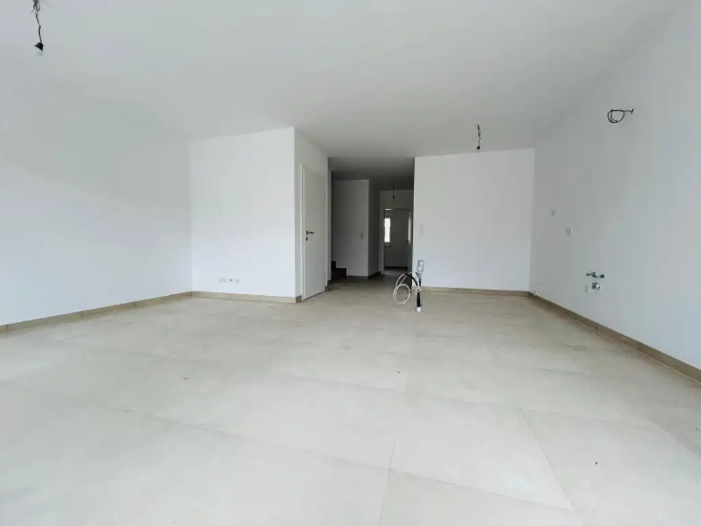 Traumhafte Doppelhaushälfte - Erstbezug, 5 Zimmer, Garten, Terrasse, 2 Stellplätze - Nähe Bahnhof!