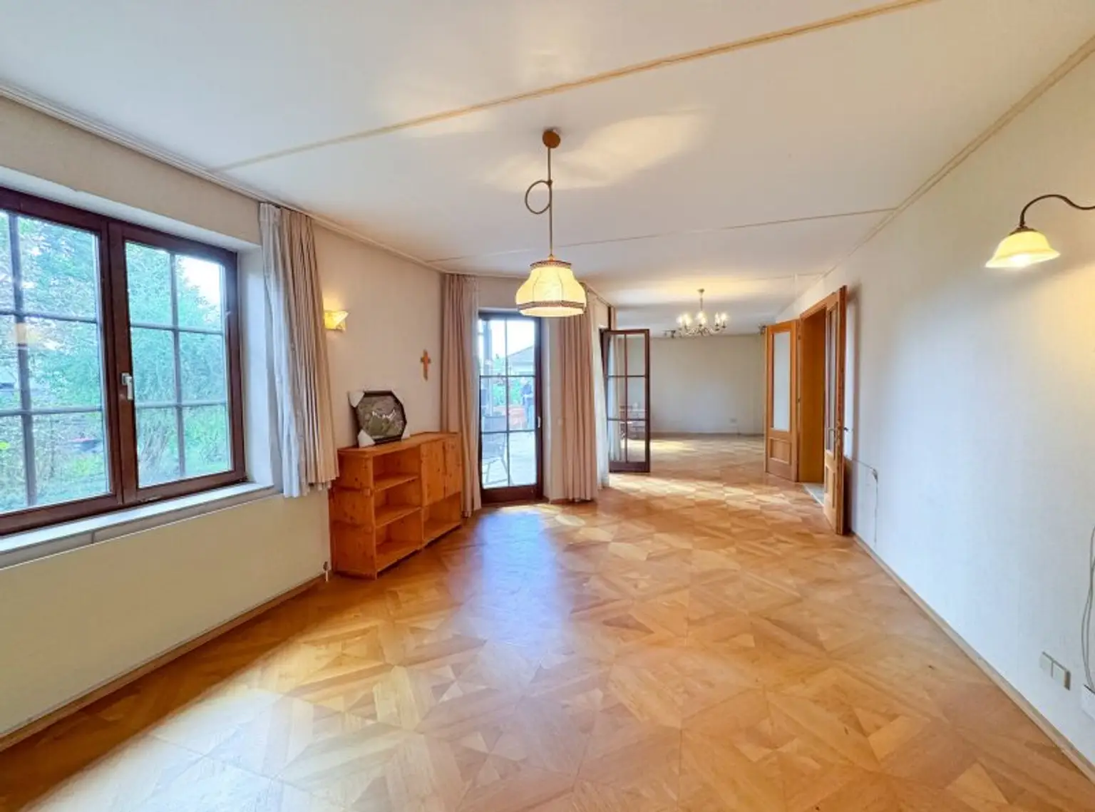 🏡 Großzügiges Einfamilienhaus mit Werkstattkeller, Garage & Terrasse in Stockerau mit Ausbaupotenzial!