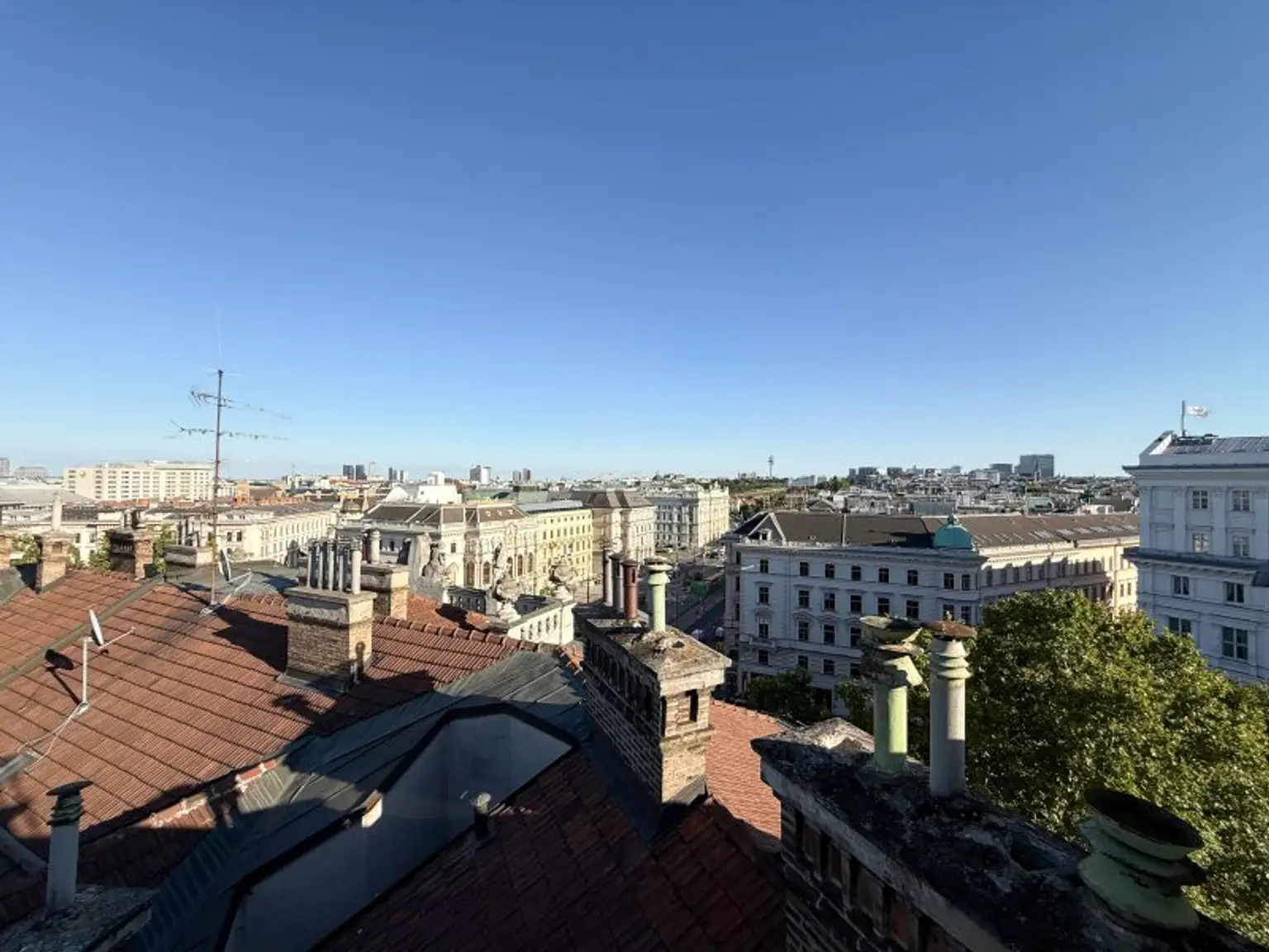 Exklusive 3-Zimmer-Dachgeschoßwohnung mit Klimaanlage und Dachterrasse – Kärntner Ring, 1010 Wien