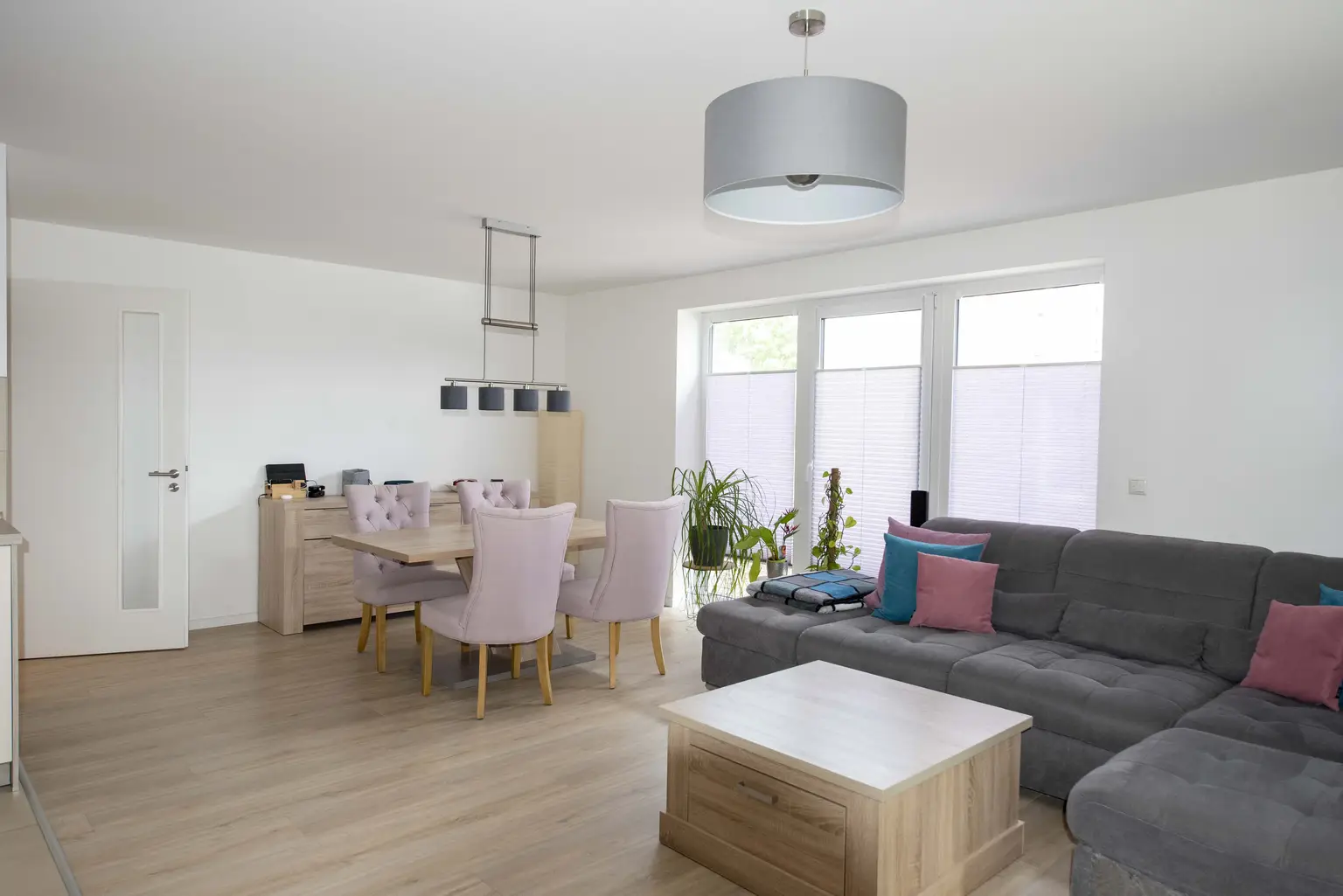 Wohn-und Eßzimmer2