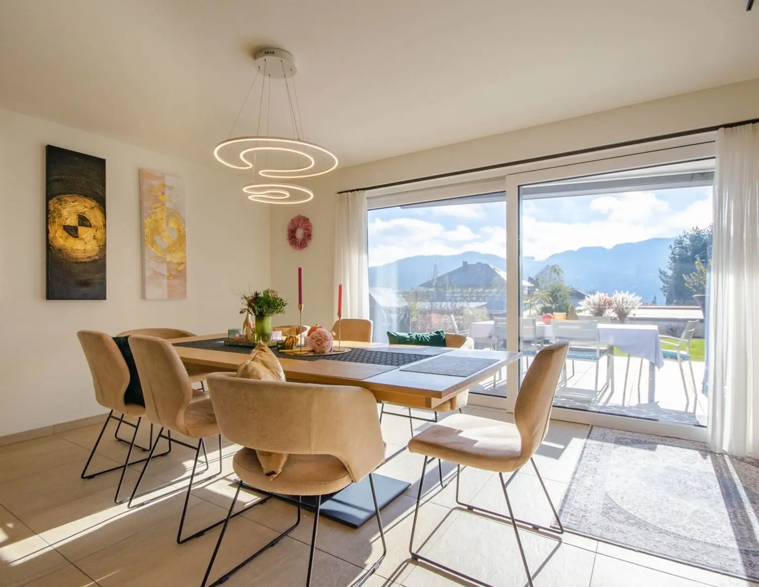 WUNDERSCHÖNES HAUS IN ABSOLUTER SEENÄHE - EXKLUSIVE RUHEOASE IN MODERNEM DESIGN!