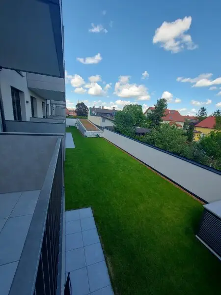 3-Zimmer-Wohnung mit 2 Balkonen und Tiefgaragenstellplatz (Top 8)