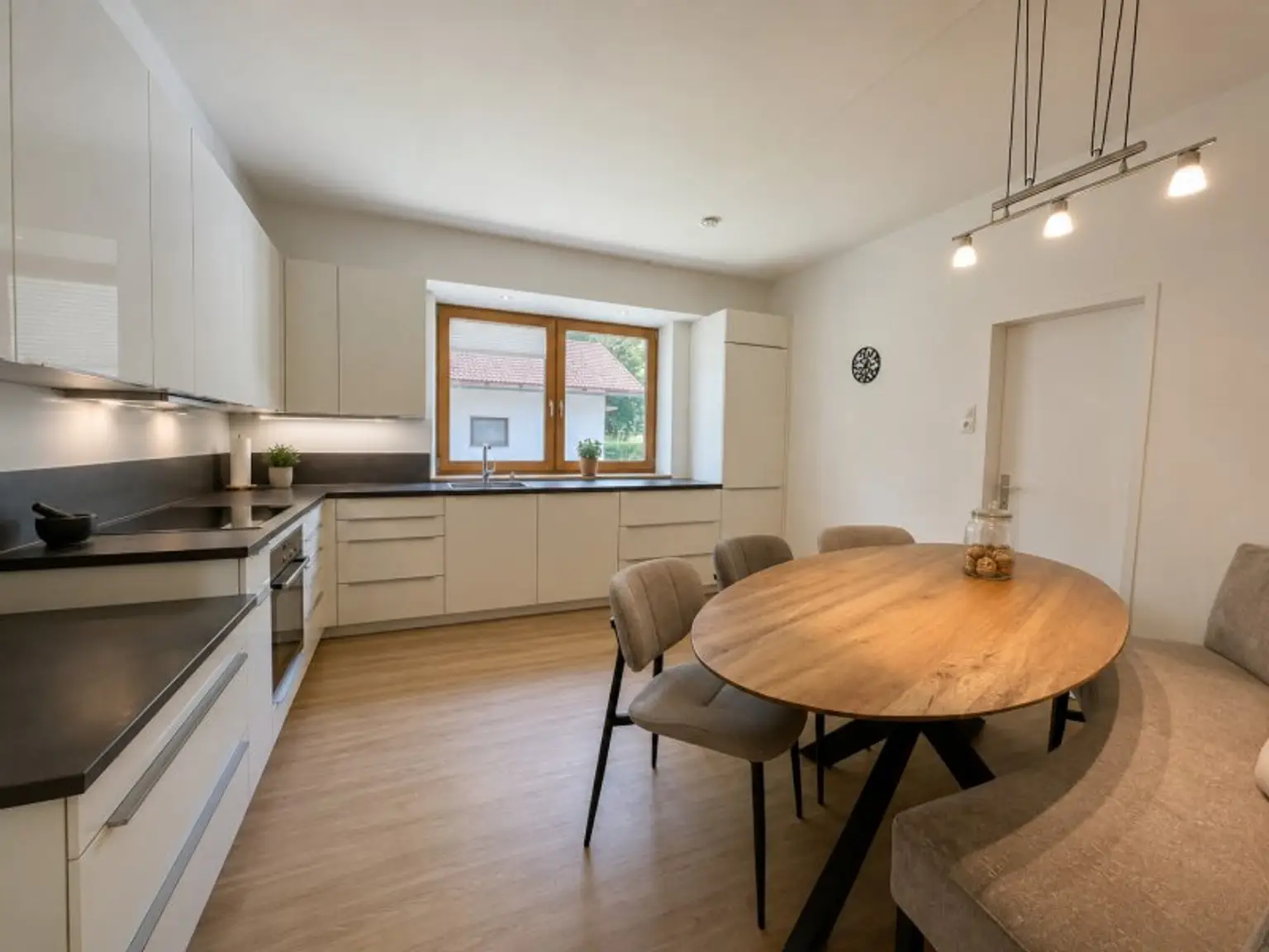 Kompagnon Immobilien Küche Betreiberwohnung