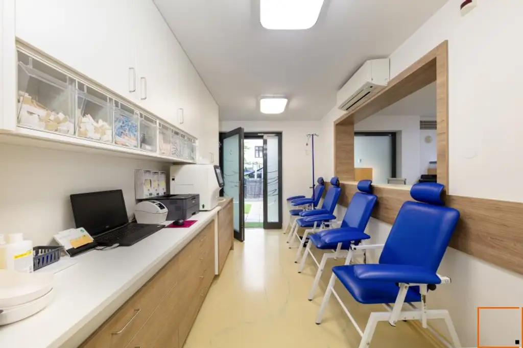 ARZTMEILE THERESIENGASSE _HERVORRAGEND EINGEFÜHRTE  ARZTPRAXIS SUCHT NEUEN EIGENTÜMER