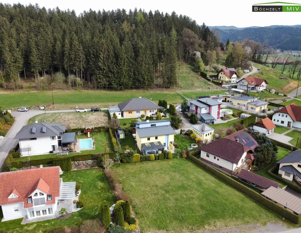 Sonniges Baugrundstück in moderner Siedlung mit Blick auf die Berge in +++ St. Marein +++