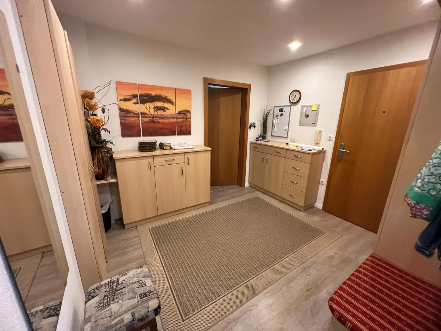 OPEN HOUSE! Großzügiges leistbares Wohnhaus mit 3 getrennte Wohneinheiten, Traumgarten, Doppelgarage und vielen Parkplätzen Tuffeltsham in Redlham