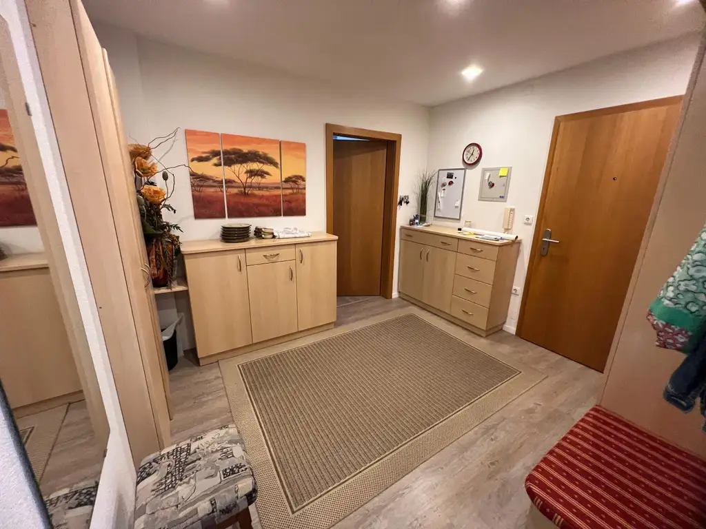 OPEN HOUSE! Großzügiges leistbares Wohnhaus mit 3 getrennte Wohneinheiten, Traumgarten, Doppelgarage und vielen Parkplätzen Tuffeltsham in Redlham