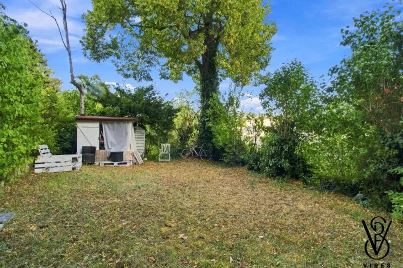 Garten mit altem Baumbestand