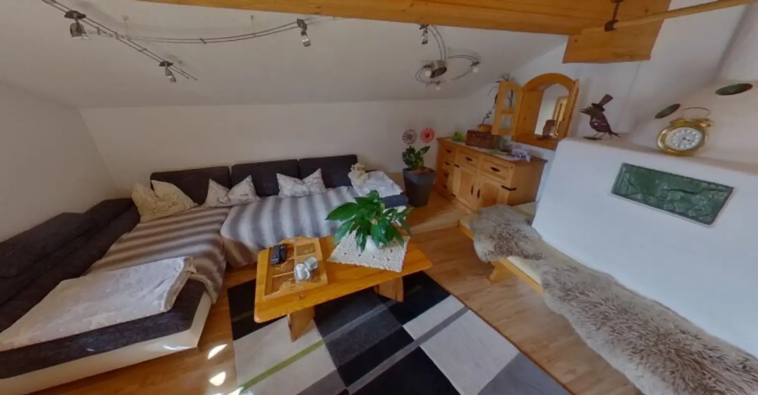 Traumhafte 3-Zimmer-Wohnung mit Balkon und Bergblick in Fügen!