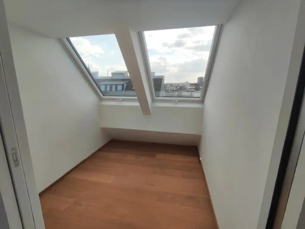 Modern wohnen in Meidling! DG-3-Zimmer-Erstbezug mit Terrasse - Top72