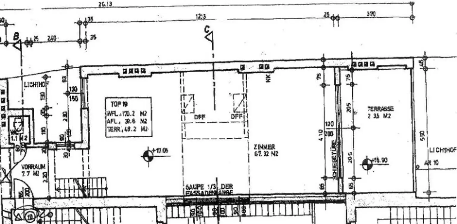 Atelierartige Dachgeschoss - Loftwohnung mit Terrasse