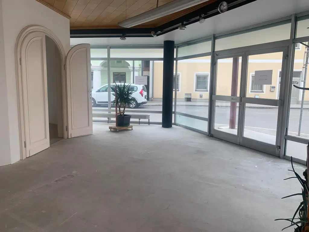Schönes, helles Innenstadt - Geschäftslokal, barrierefrei, auch als Büro, Praxis oder Ordination nutzbar