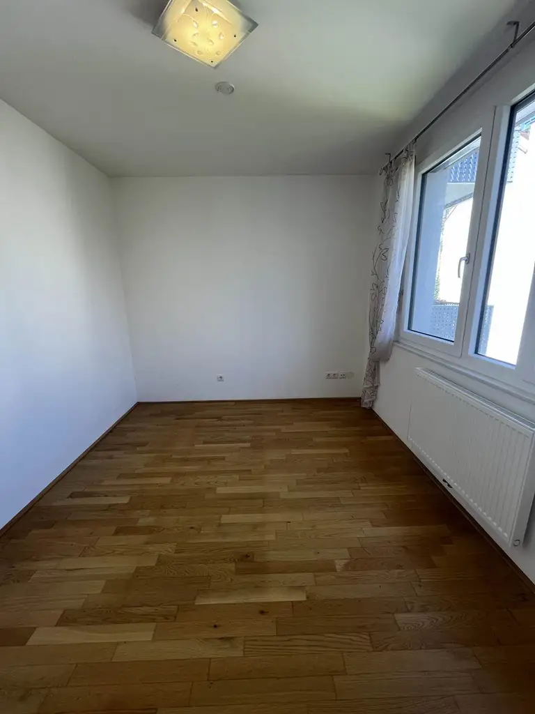 Traumhafte 3-Zimmer-Wohnung mit sonniger Loggia und Garage -  Blumengasse