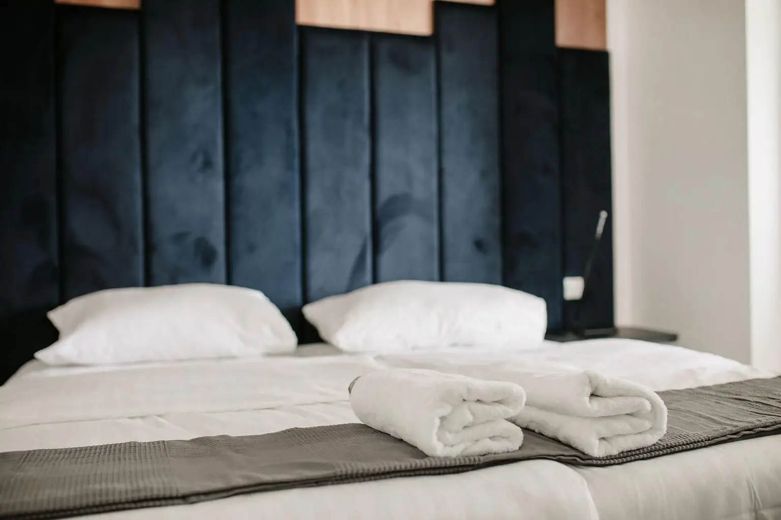 Modern Living im Erstbezug – Stilvolle 2-Zimmer-Dachgeschosswohnung mit Loggia & Klimakomfort