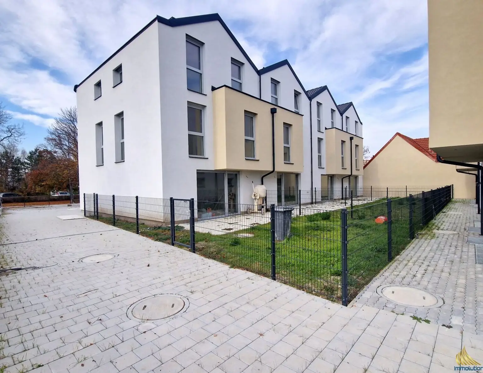 Exklusive Neubau-Reihenhäuser - Modern, energieeffizient, Keller & sofort verfügbar