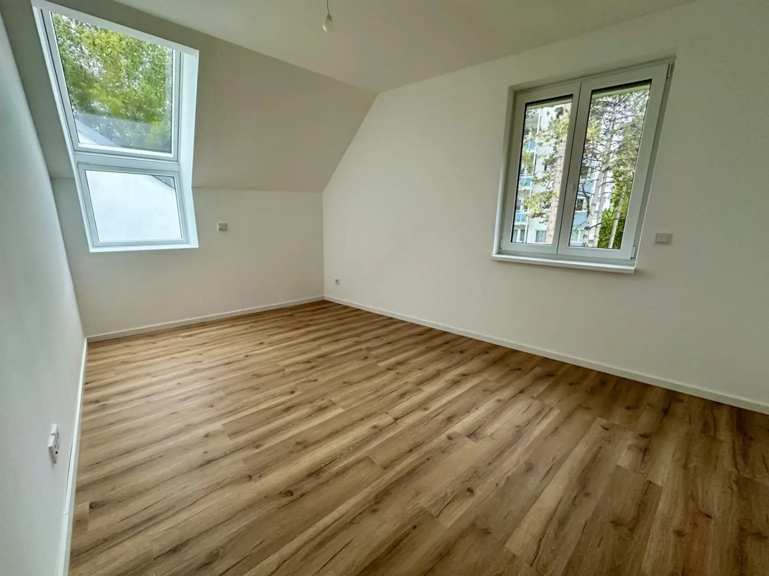 Erstbezug! Top 6! Wunderschöne zentrumsnahe 3-Zimmer Wohnung mit Balkon!