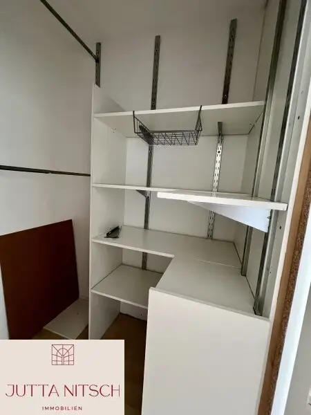 NEUER PREIS - Gut geschnittene 3-Zimmerwohnung mit Loggia und Parkplatz - Wiener Neudorf