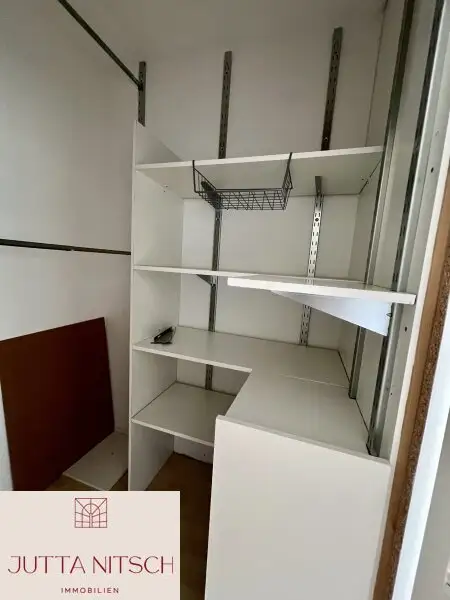 NEUER PREIS - Gut geschnittene 3-Zimmerwohnung mit Loggia und Parkplatz - Wiener Neudorf