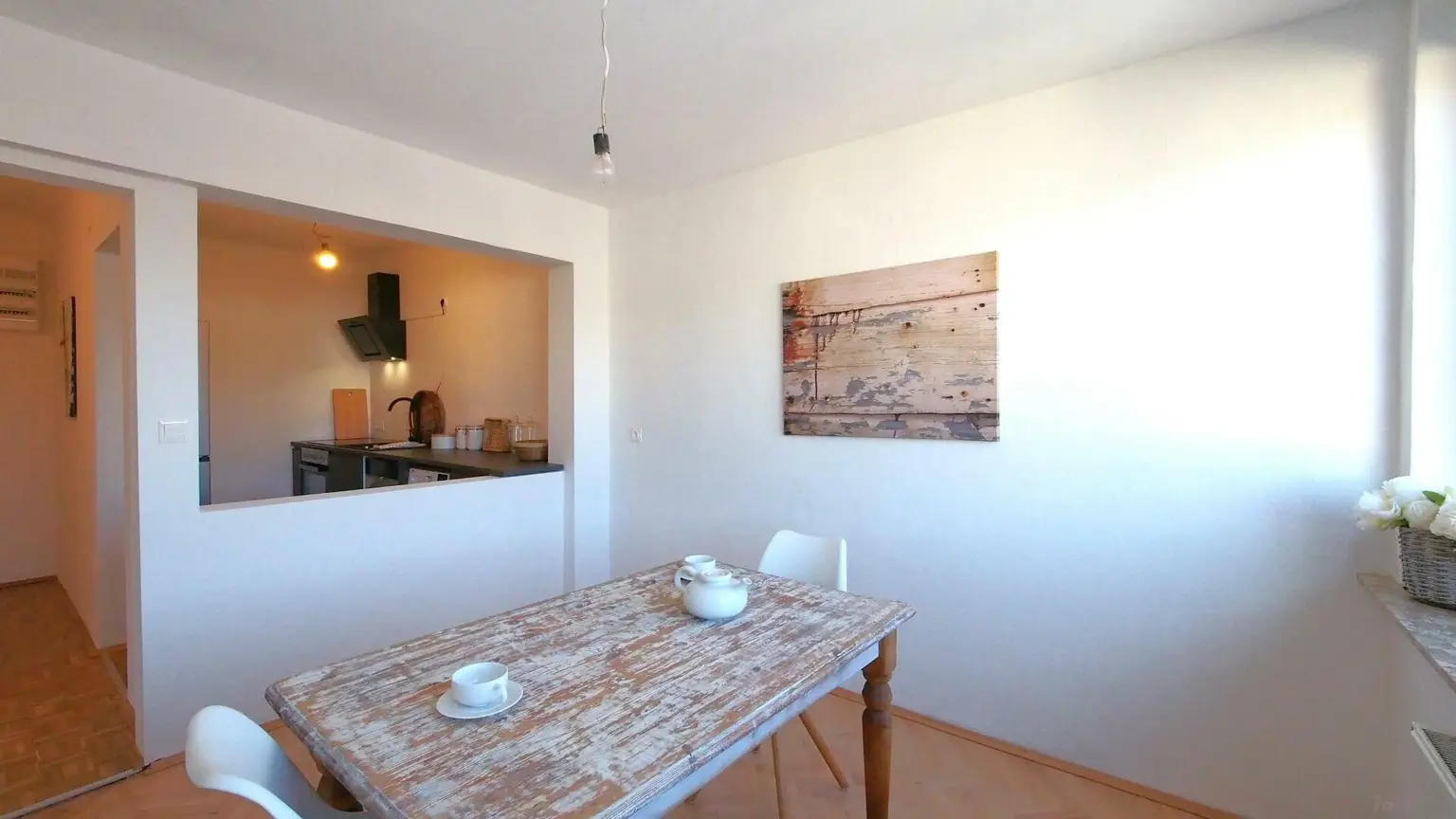 Esszimmer mit Durchreiche