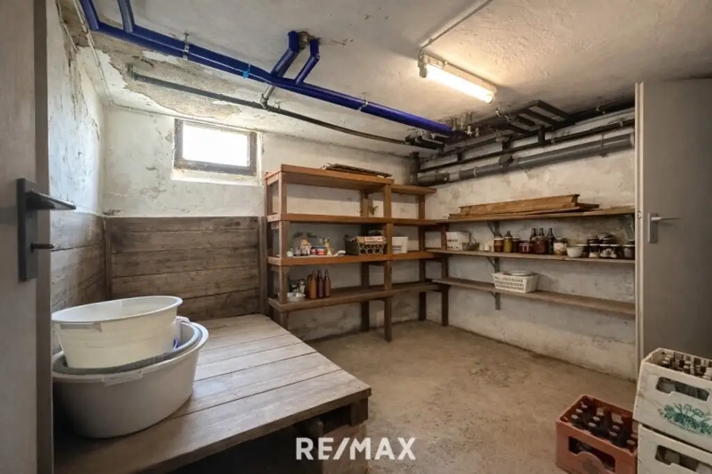 *** Charmantes teilsaniertes Landanwesen mit 10.978 m² Grund – Ruhe, Natur und vielseitige Nutzungsmöglichkeiten nur wenige Minuten zum grünen See ***