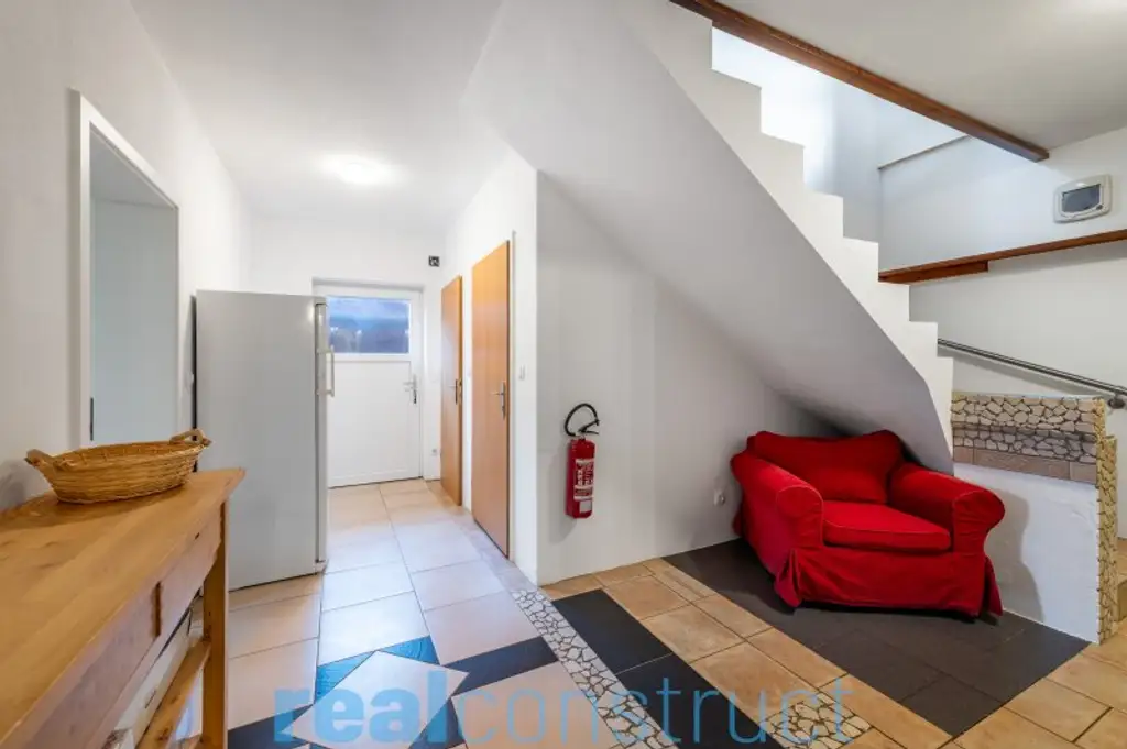 Ökologisch nachhaltiges Einfamilienhaus mit ERDWÄRME-Heizung in bester Lage von Bad Erlach