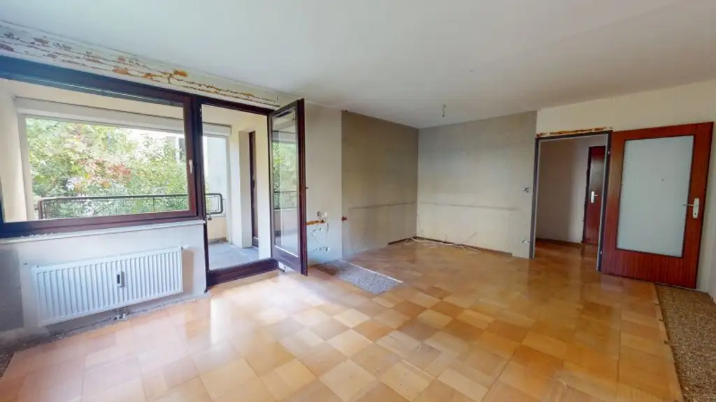 3-Zimmer-Wohnung mit Loggia & Grünblick – Sanierungsprojekt mit Potenzial