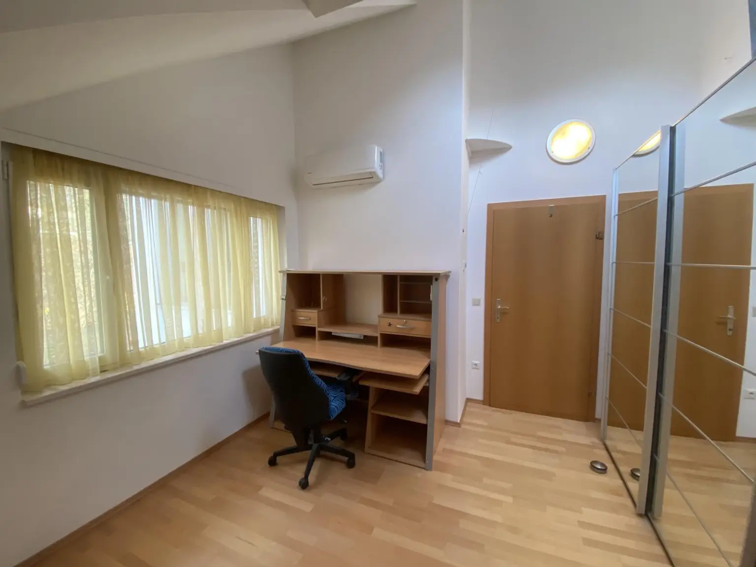 "Außergewöhnliche Mietwohnung im Grünen"