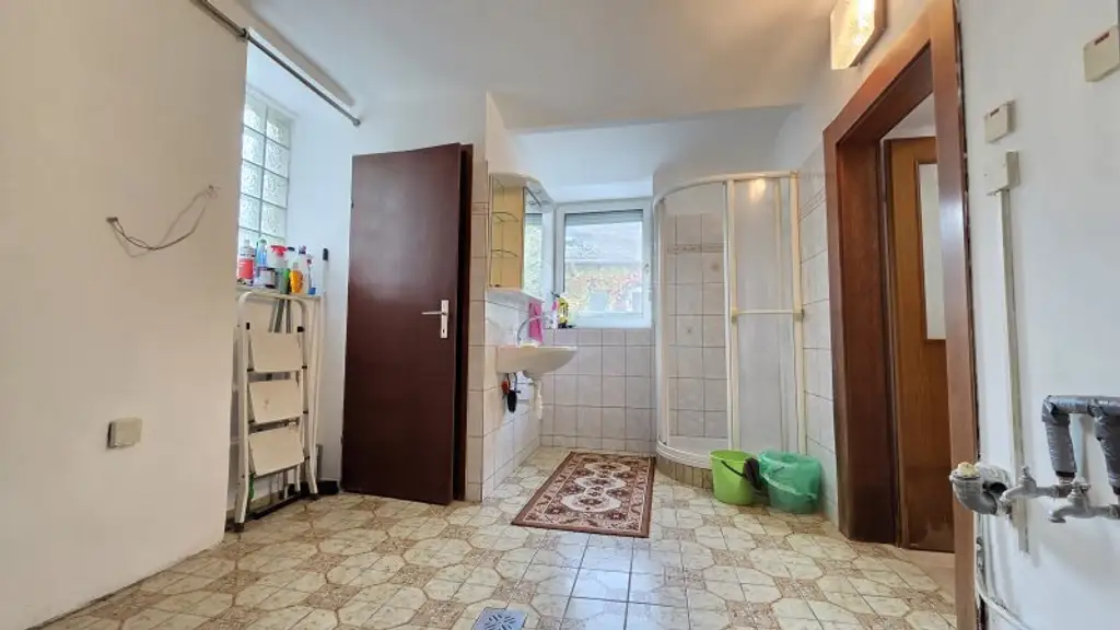 Ein/Zweifamilienhaus * teilweise renoviert * direkt am Wald gelegen * Ruhelage
