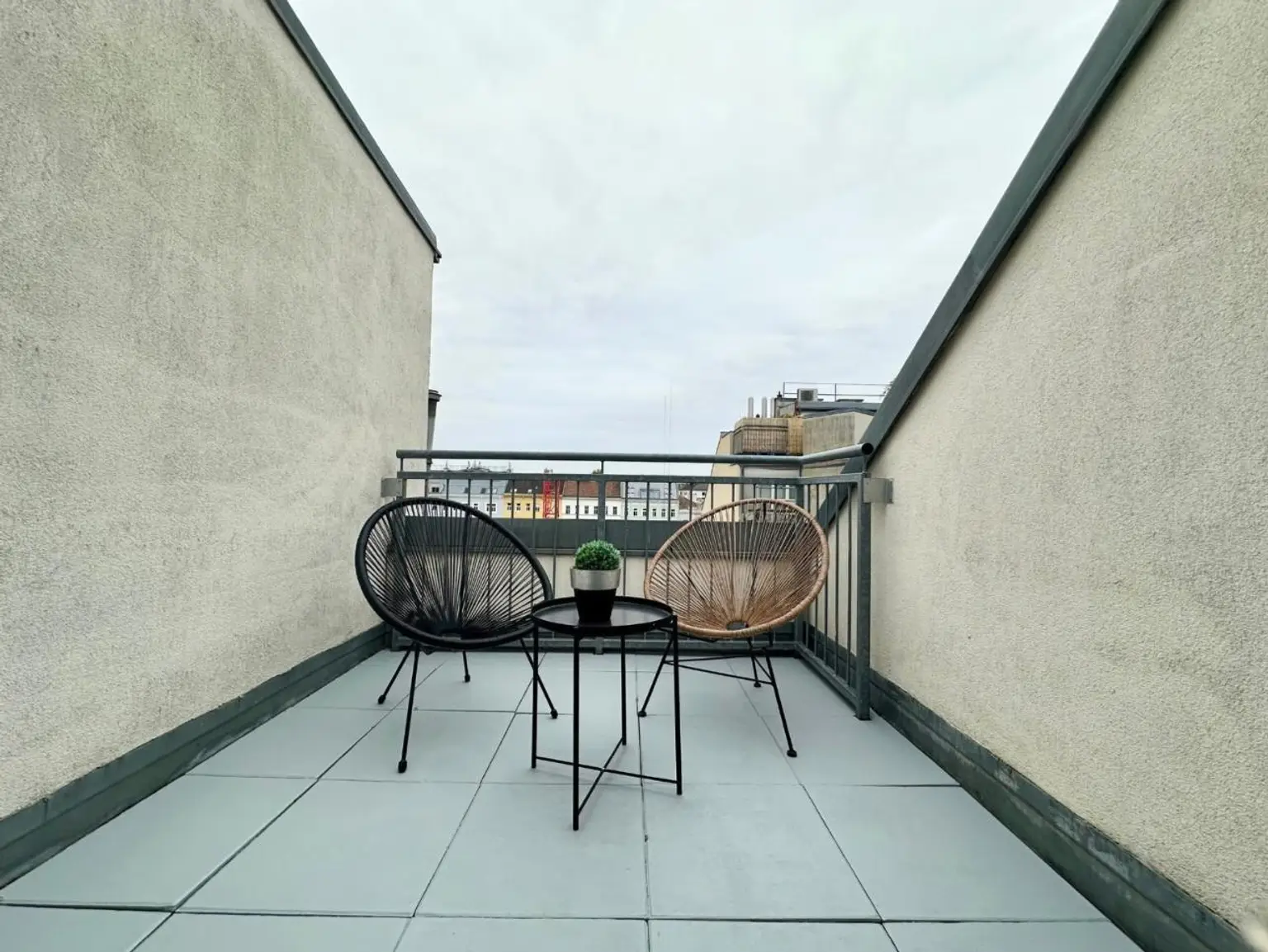 Einziehen, Aufatmen, Ankommen - Ihre Dachgeschosswohnung mit Terrasse in bester Lage des 15. Bezirk