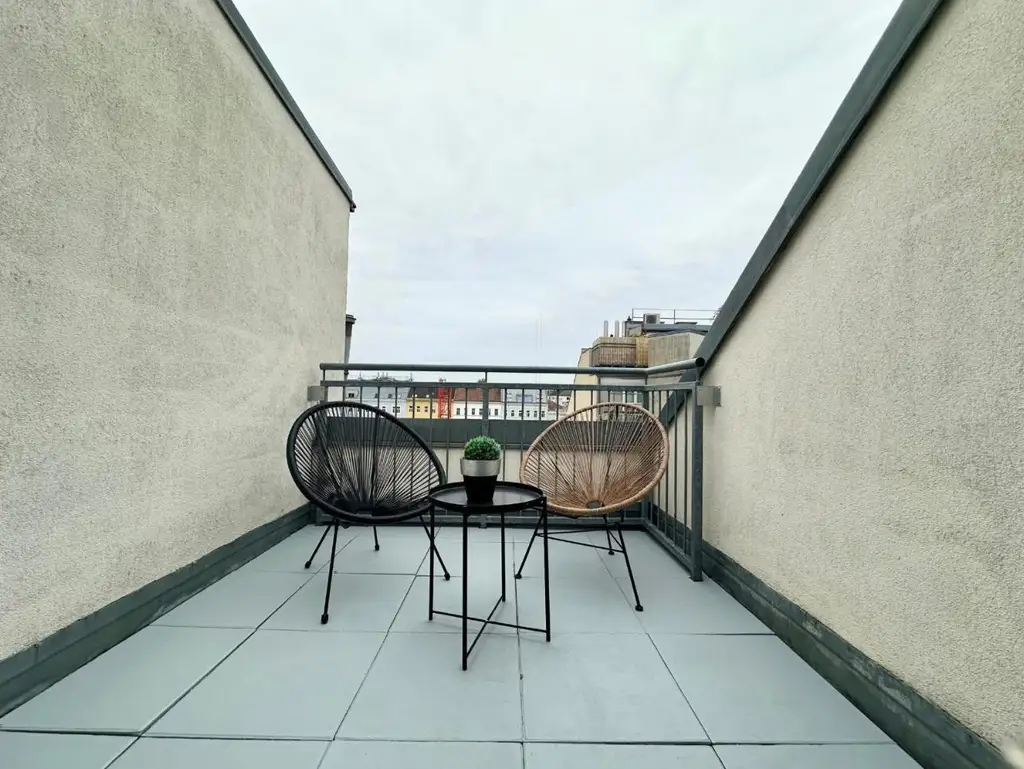 Einziehen, Aufatmen, Ankommen - Ihre Dachgeschosswohnung mit Terrasse in bester Lage des 15. Bezirk