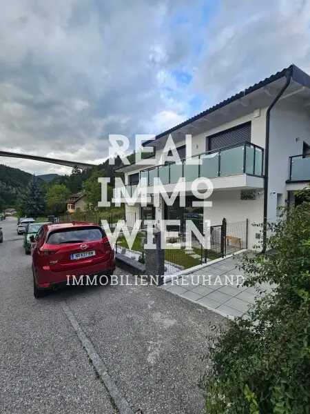 SMARTHAUS/CHALET in Schottwien: Erstbezug mit Garten, drei Terrassen und Blick auf den wunderbaren Hirschenkogel
