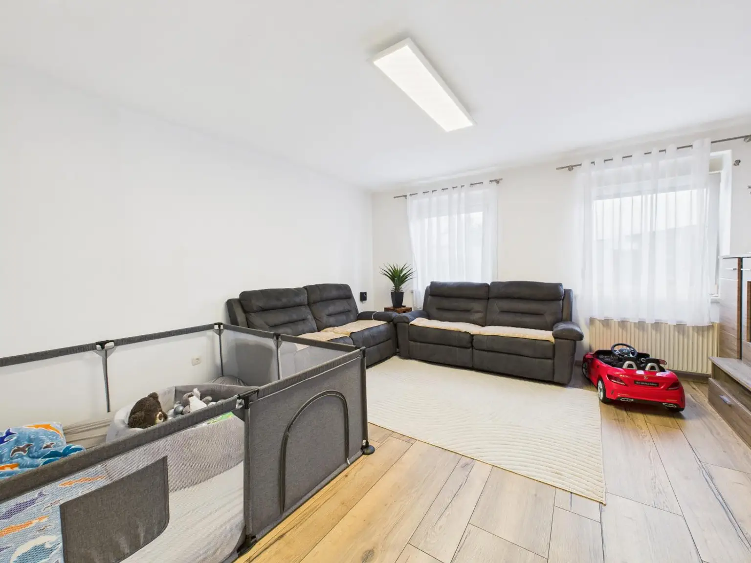 Top-renovierte 2,5-Zimmer-Wohnung in Haid – Anlegerobjekt mit hoher Nachfrage, erstklassiger Infrastruktur & starkem Renditepotenzial