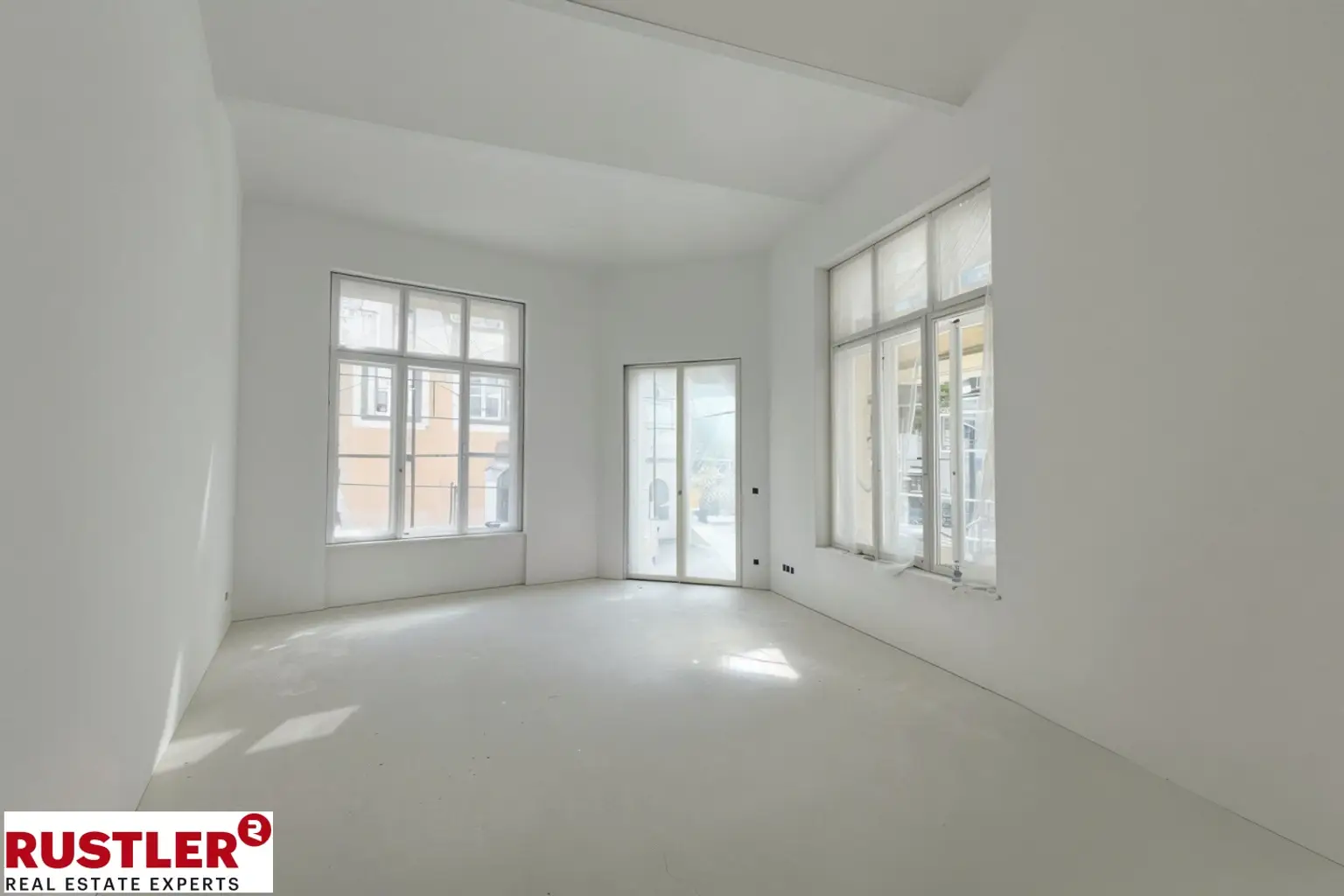 Wohnen oder Arbeiten – diese stilvolle Altbauwohnung bietet Beides!