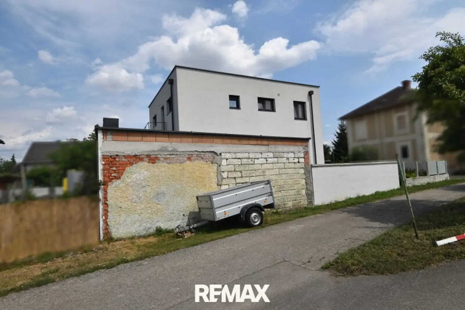 Außenansicht Rückseite Garage