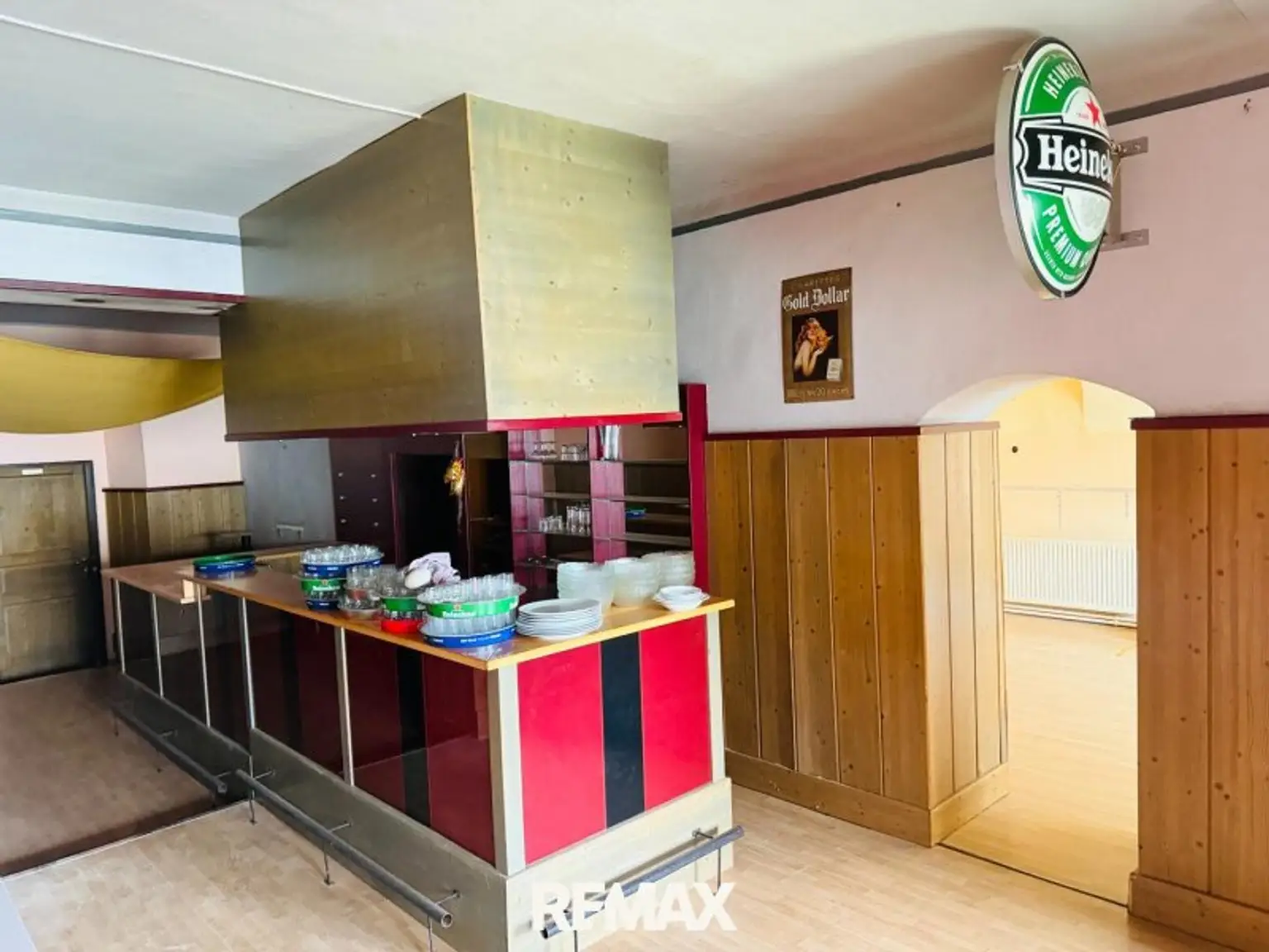Extra Lokal Cafe Bar