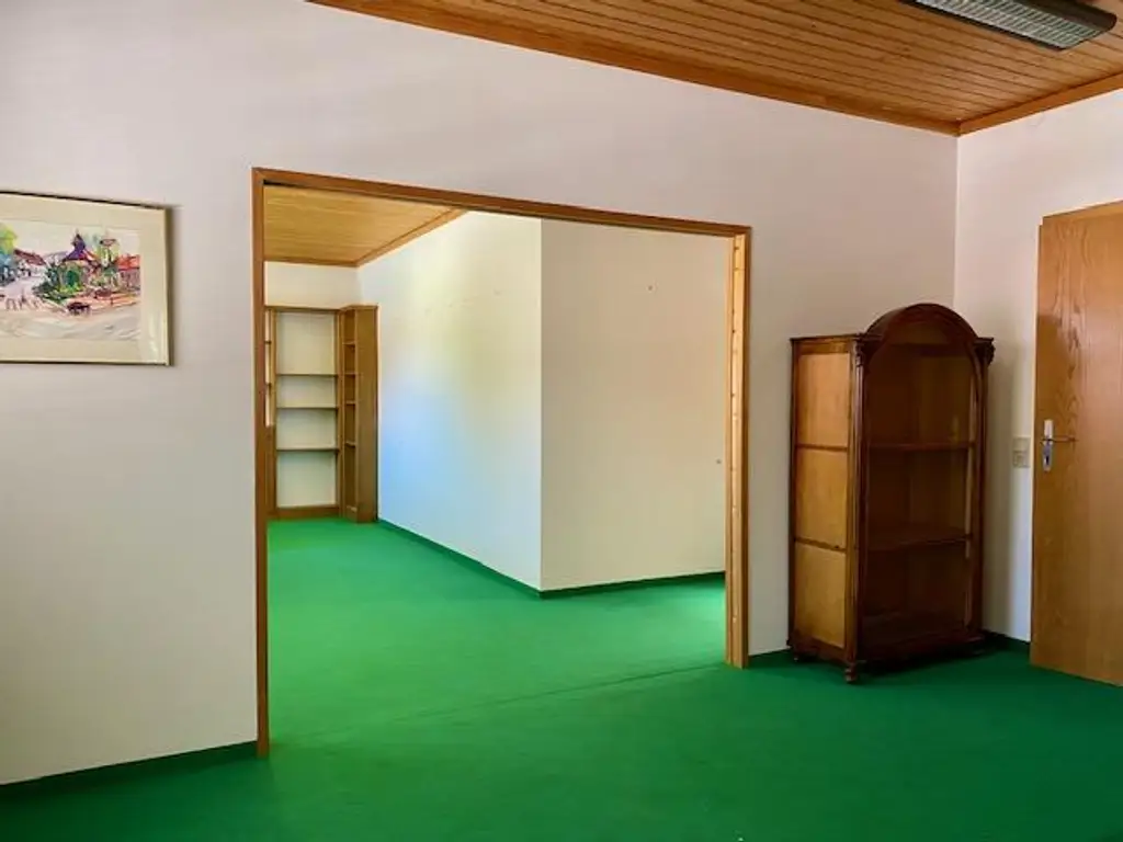 Bürogebäude mit Halle in Zentrumslage! Sofort verfügbar!