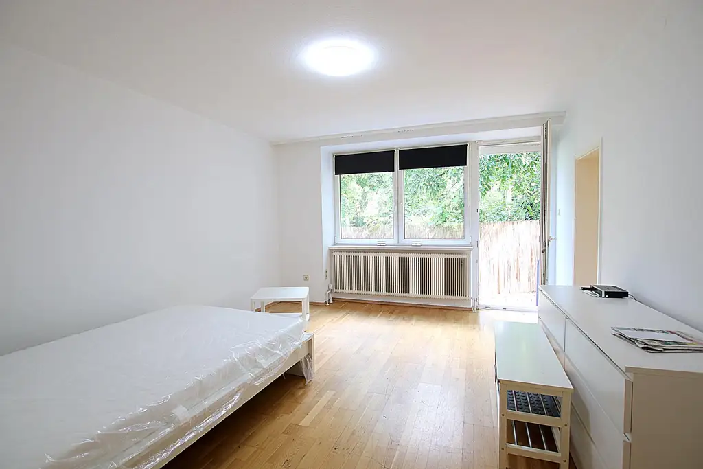 Wohnung mit Eigengarten in Grünruhelage beim Lainzer Tiergarten. Mietpreis inklusive Heizkosten und Warmwasser!
