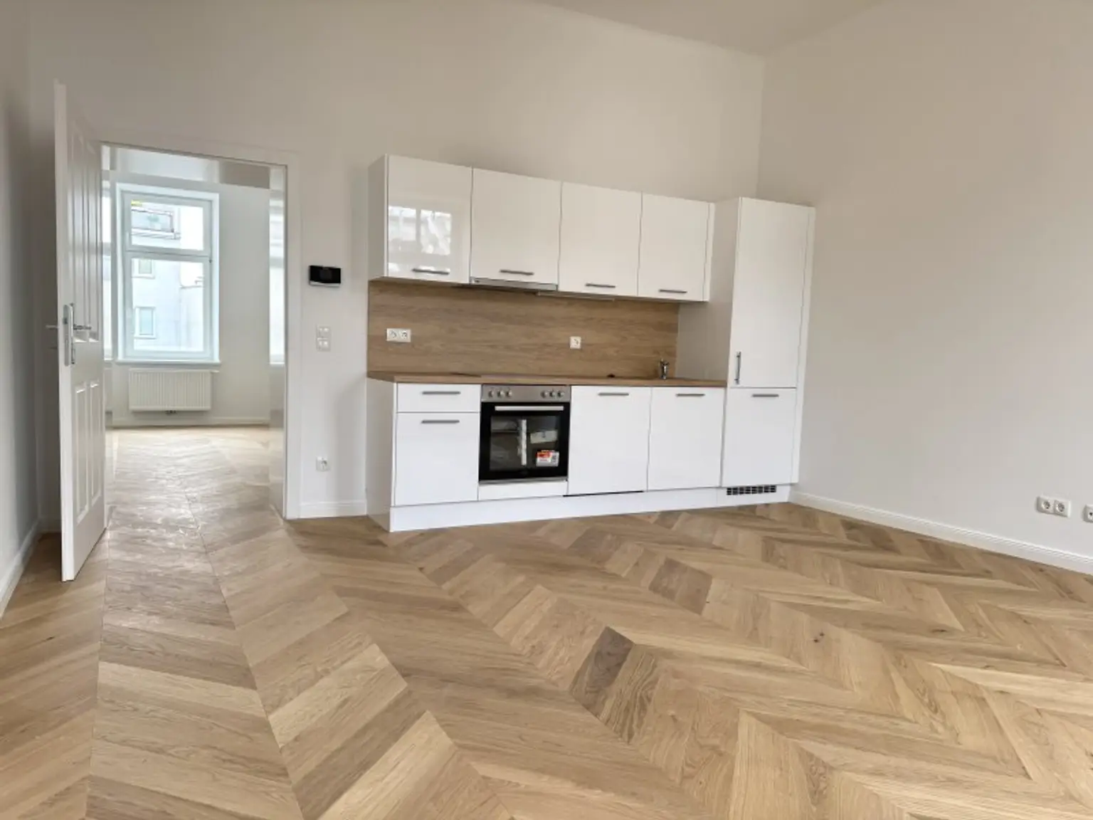 Citynah & modern: sanierte & helle 2-Zimmer-Wohnung in Bestlage zur Mariahilfer Straße