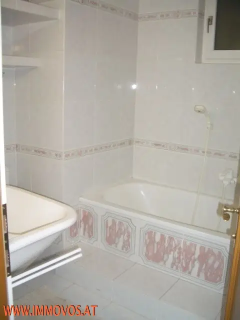 WOLLZEILE: WOHNEN IN STADTPARKNÄHE; ENTZÜCKENDE GARCONNIERE; BLICKRICHTUNGGRÜNER INNENHOF