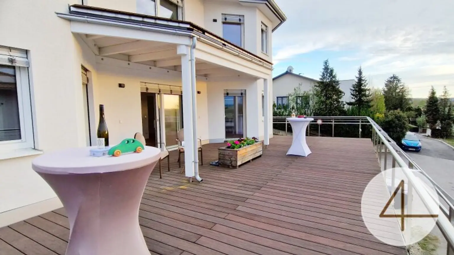 Ihr Freiluft - Wohnzimmer Terrassenvilla der Extraklasse