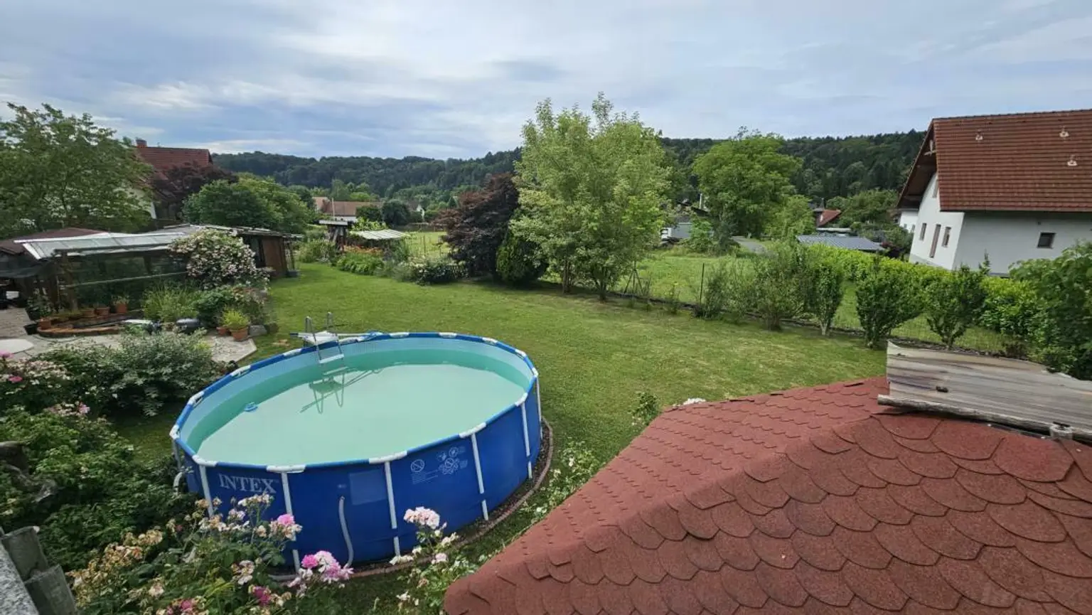** Traumhaftes Wohlfühlhaus in ländlicher Idylle trifft Stadtnähe  - nur 15km nach Graz **  Familienparadies mit erstklassiger Infrastruktur **