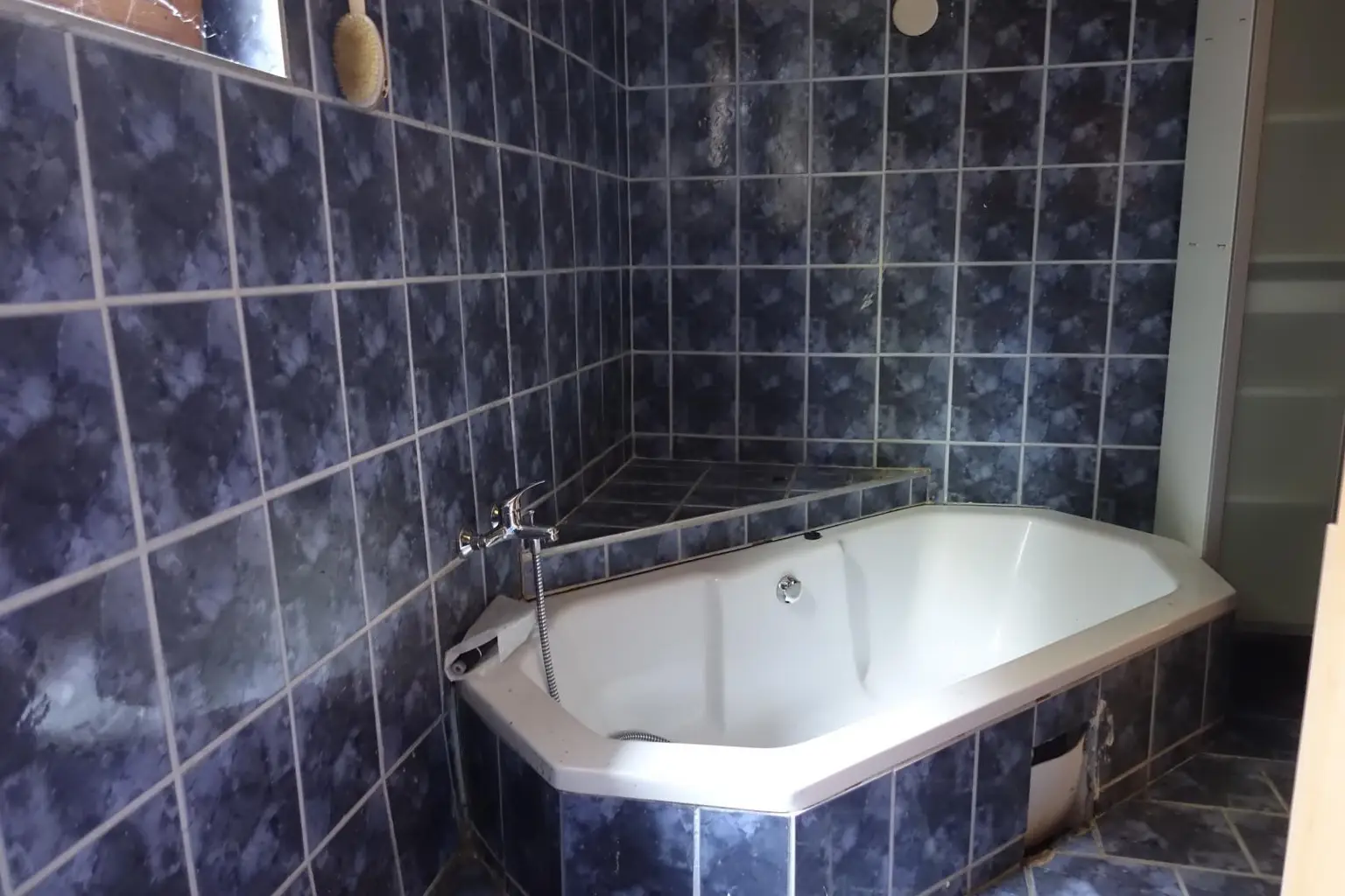 Bad mit Wanne
