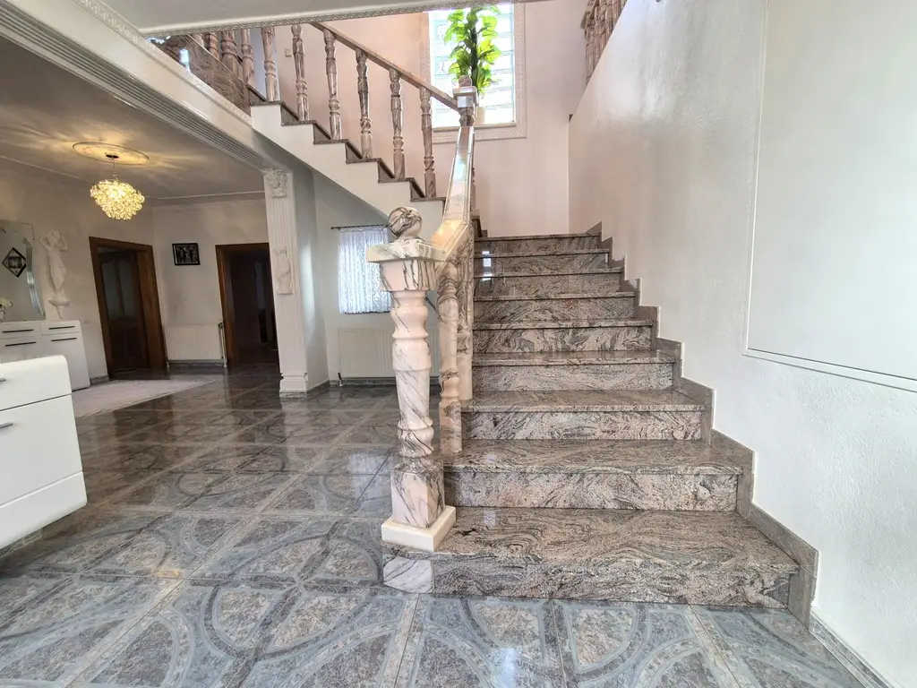 IHR NEUES WOHNPARADIES - EXKLUSIVES MEHRFAMILIENHAUS