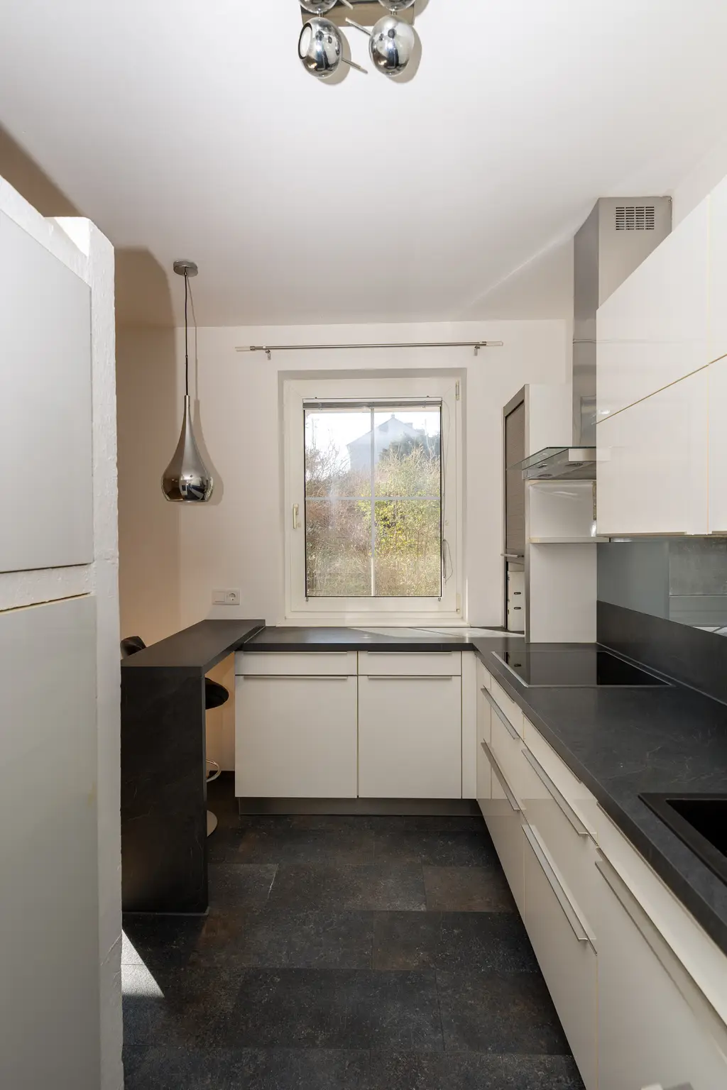 ++ Erdgeschosswohnung mit Terrasse & Parkplatz in der Wienerstraße ++