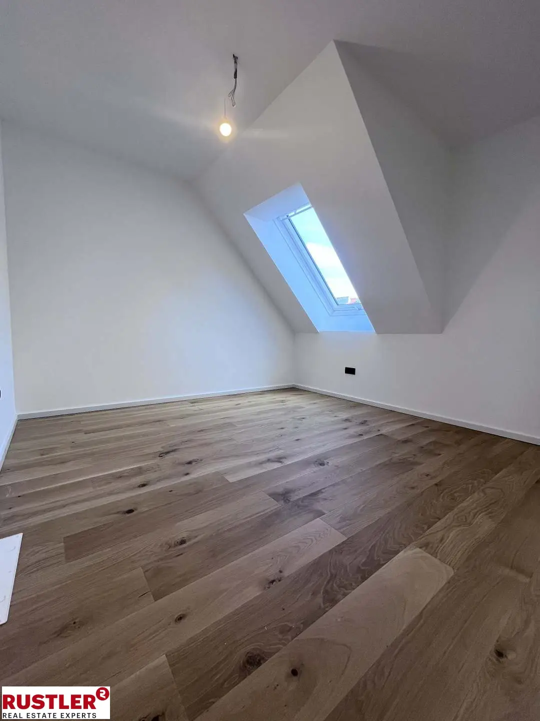 Eiinzigartige Dachgeschoss-Maisonette mit 3 Terrassen & Fernblick | ERSTBEZUG am Reinlpark