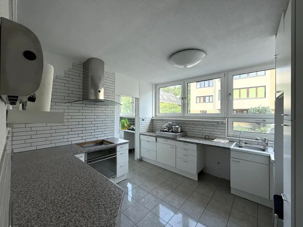 Modernes Atelier, Loft, Dachterrasse im Neunzehnten // Modern Studio, loft, roof terrace in the nineteenth //